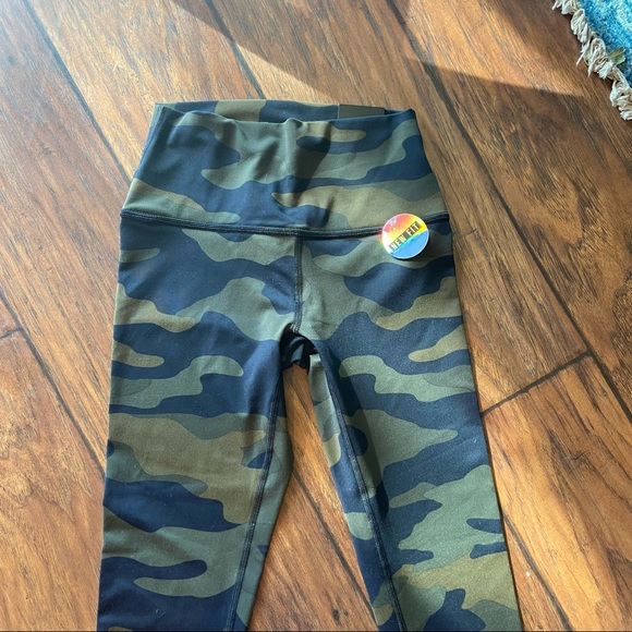 New VS PINK High Waist Camoflauge Camo Leggings Yoga Pants XS - Picture 4 of 6